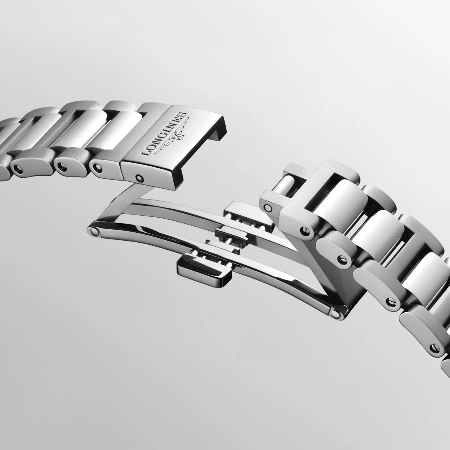 Conquest 30mm - Mother-of-Pearl Diamond Dial on Bracelet