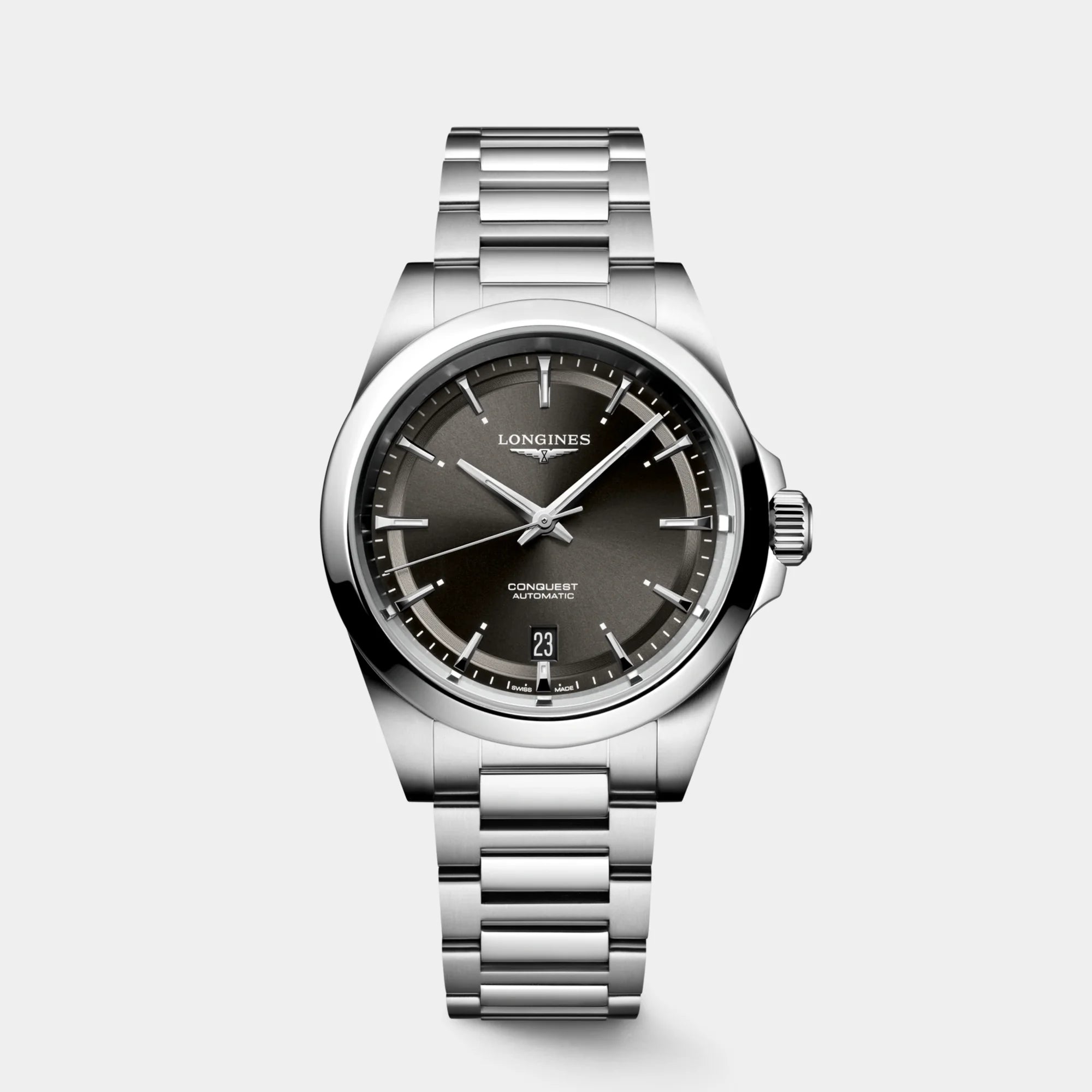 Conquest 38mm - Black Dial on Bracelet