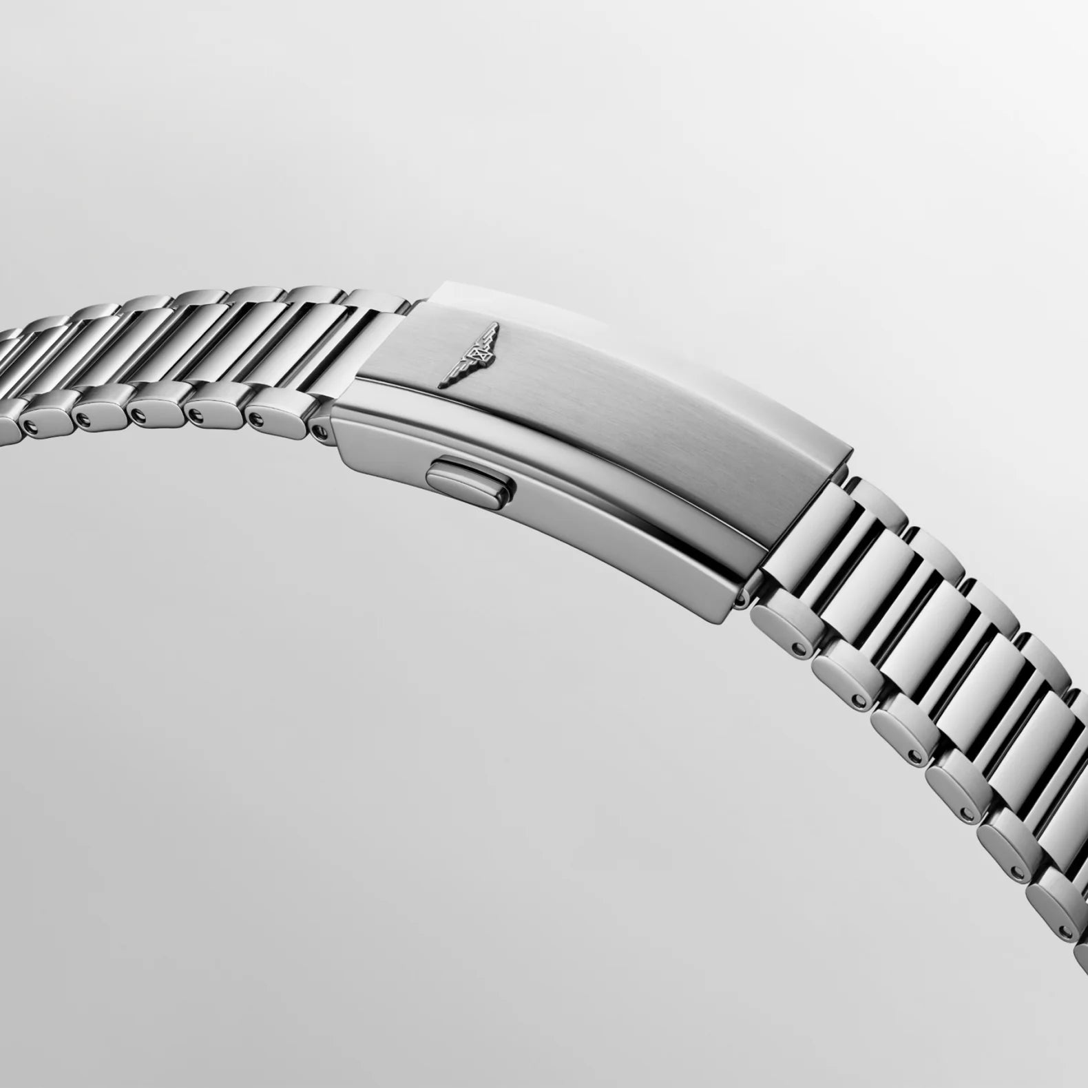 Conquest Heritage 38mm Green Dial on Bracelet