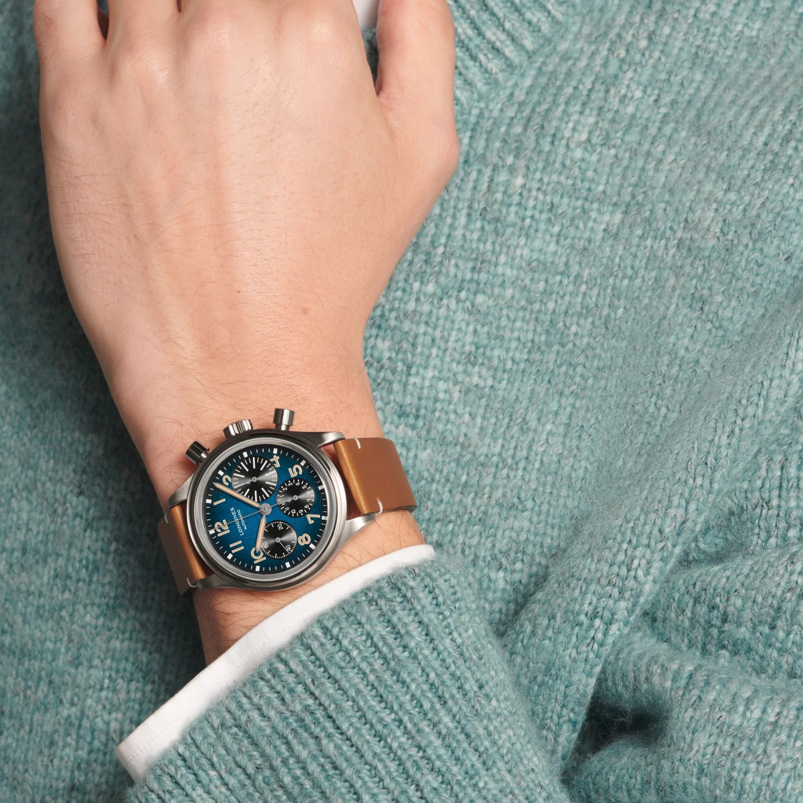 Avigation BigEye 41mm - Blue Gradient Dial on Strap