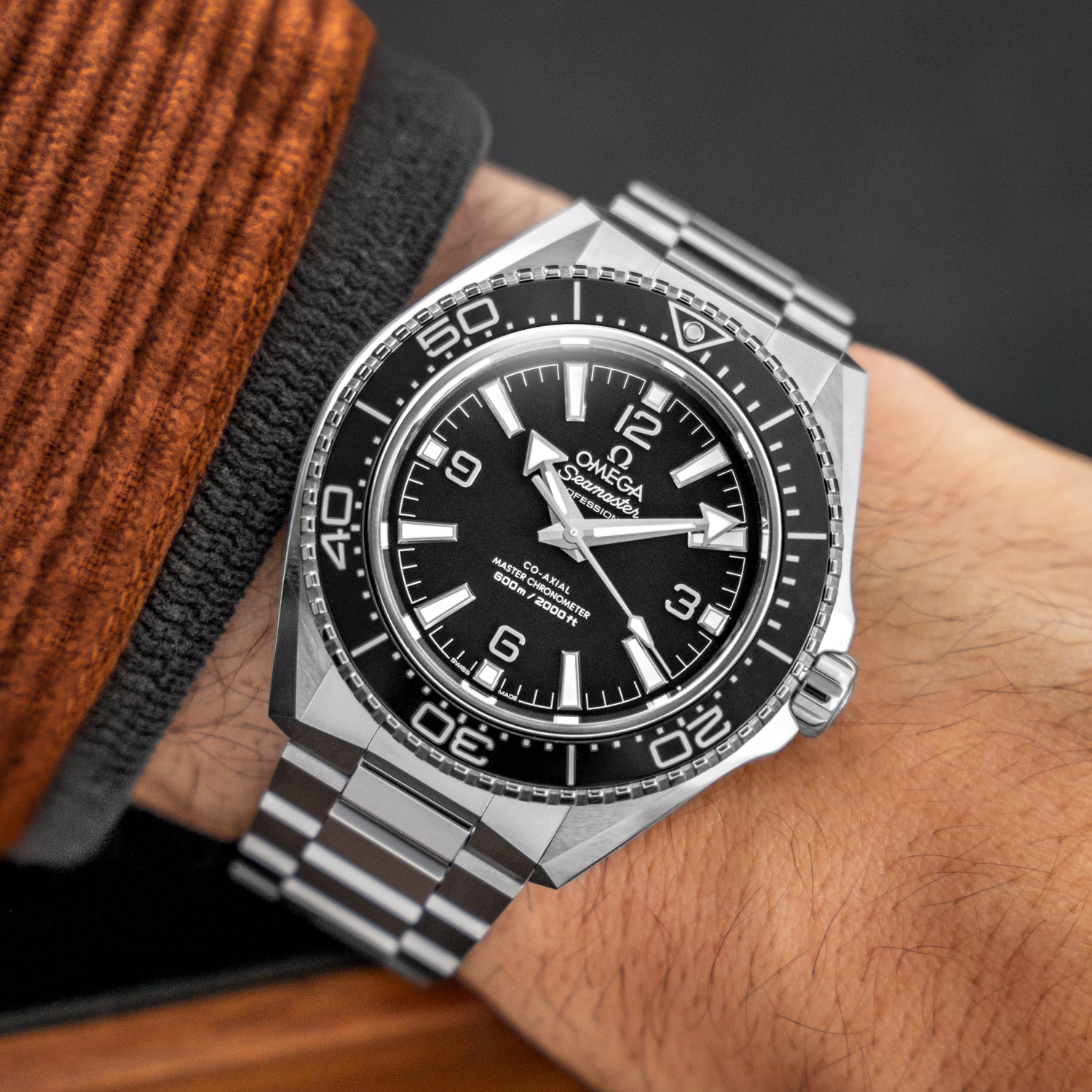 Seamaster Planet Ocean 42mm - Black Dial & Bezel on Bracelet