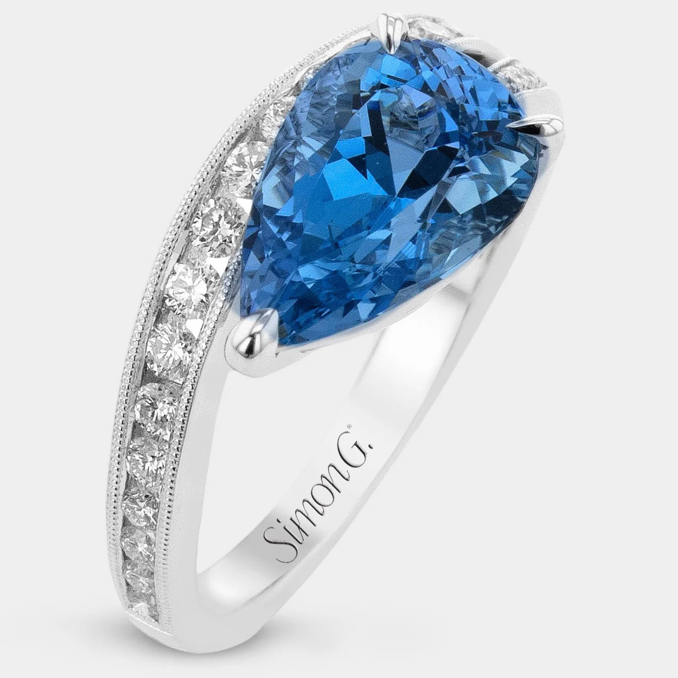 saphire and diamond white gold ring