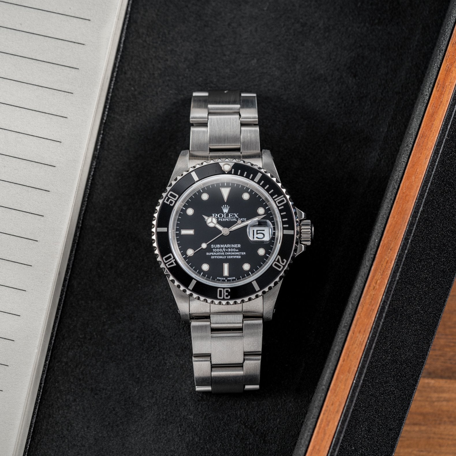 Rolex Submariner Date 40mm - 16610