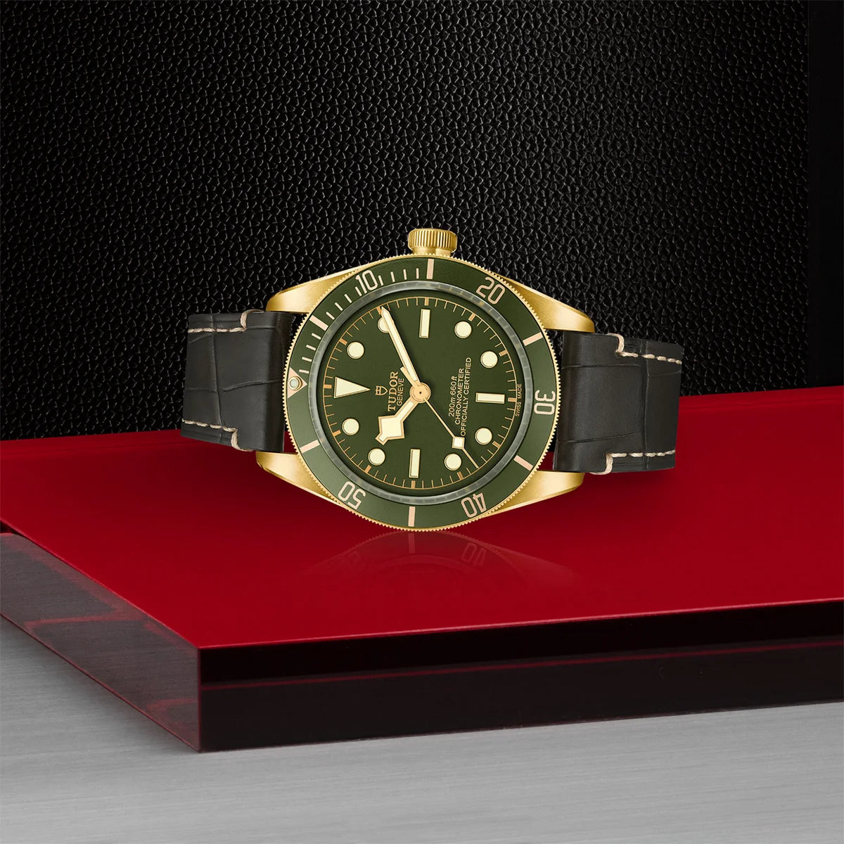 Black Bay 58 18k 39mm - Green Dial on Strap