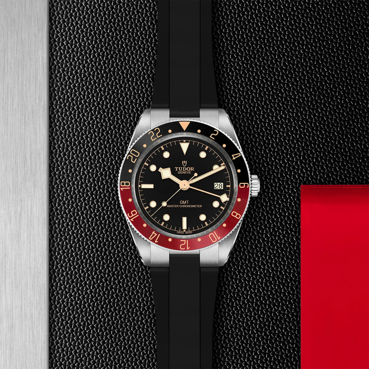 Black Bay 58 GMT 39mm - Black Dial on Rubber Strap