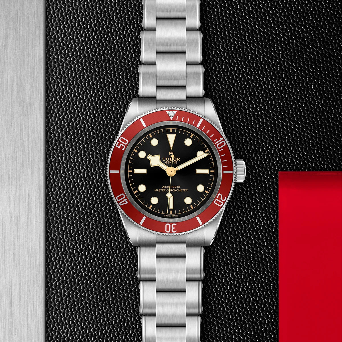 Black Bay 41mm - Red Bezel on 3-Link Bracelet