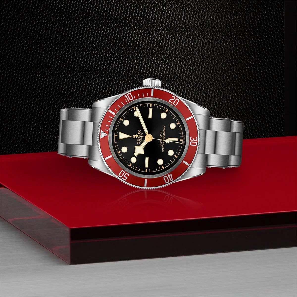 Black Bay 41mm - Red Bezel on 3-Link Bracelet