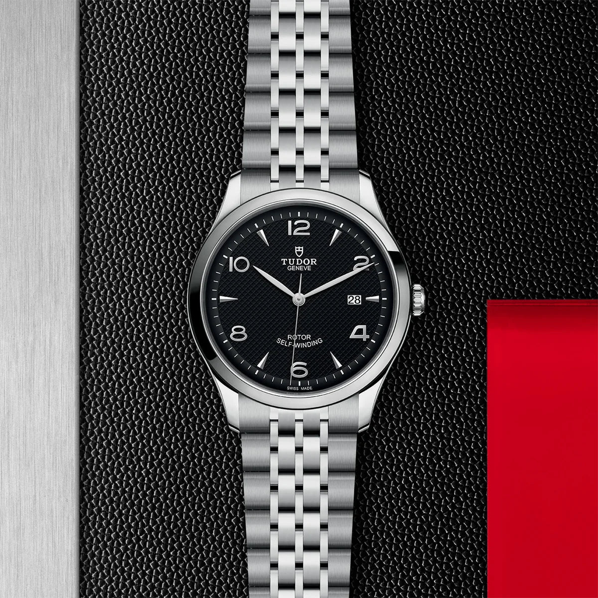 1926 41mm - Black Dial on Bracelet