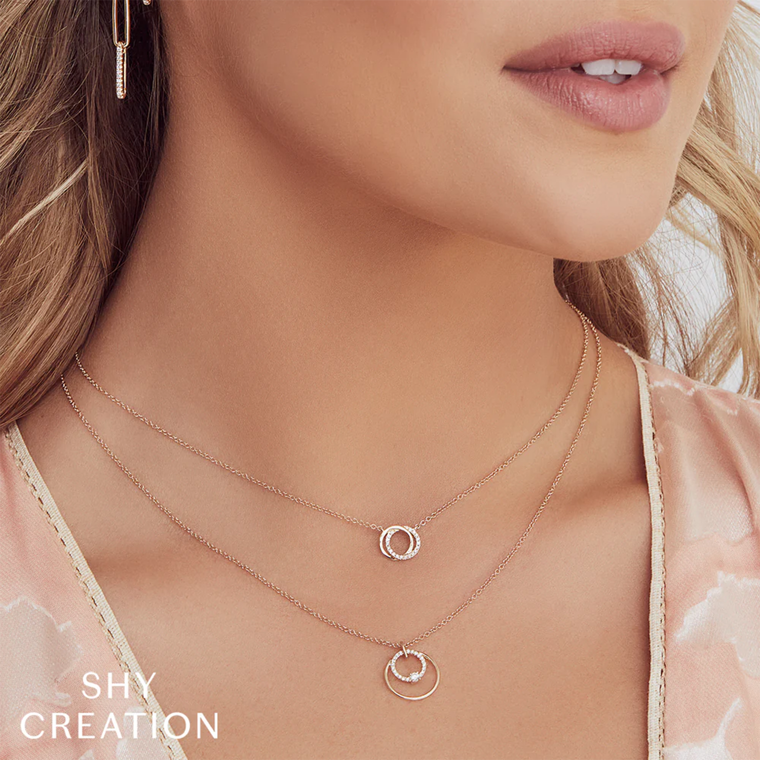 Kate Diamond Love Knot Circle White Gold Necklace