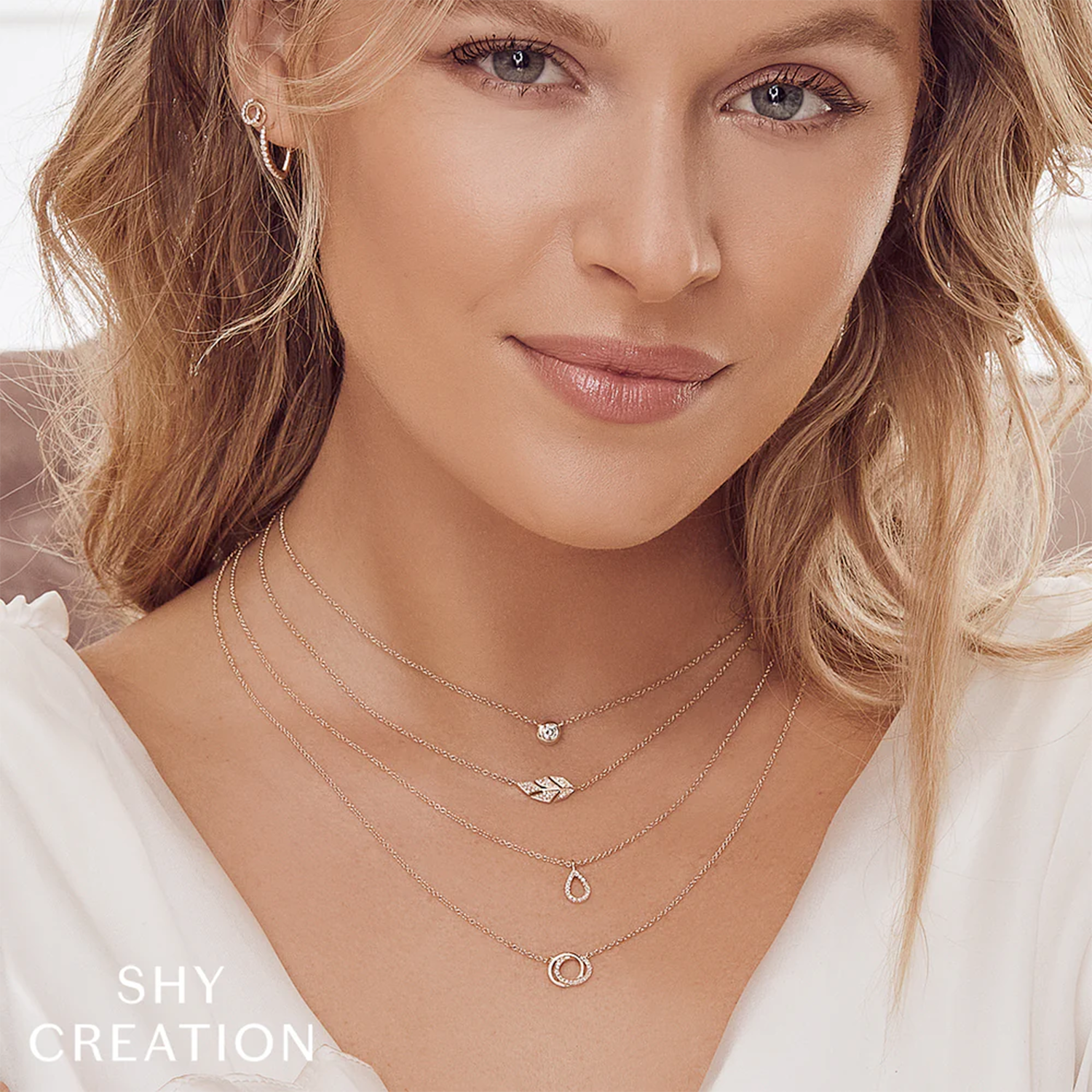 Kate Diamond Love Knot Circle White Gold Necklace