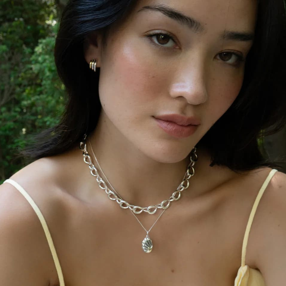 two tone shell necklace