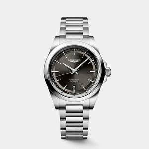 Conquest 38mm - Black Dial on Bracelet