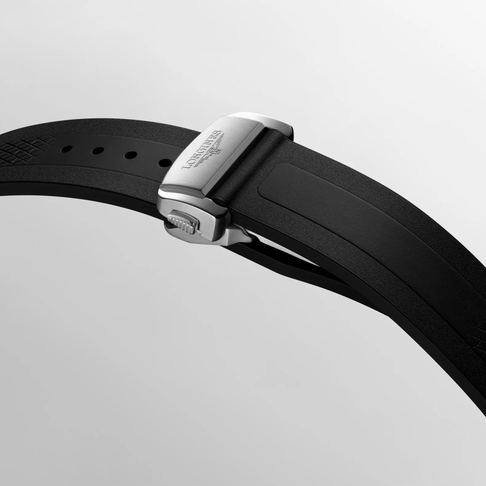 Conquest 38mm - Black Dial on Rubber Strap