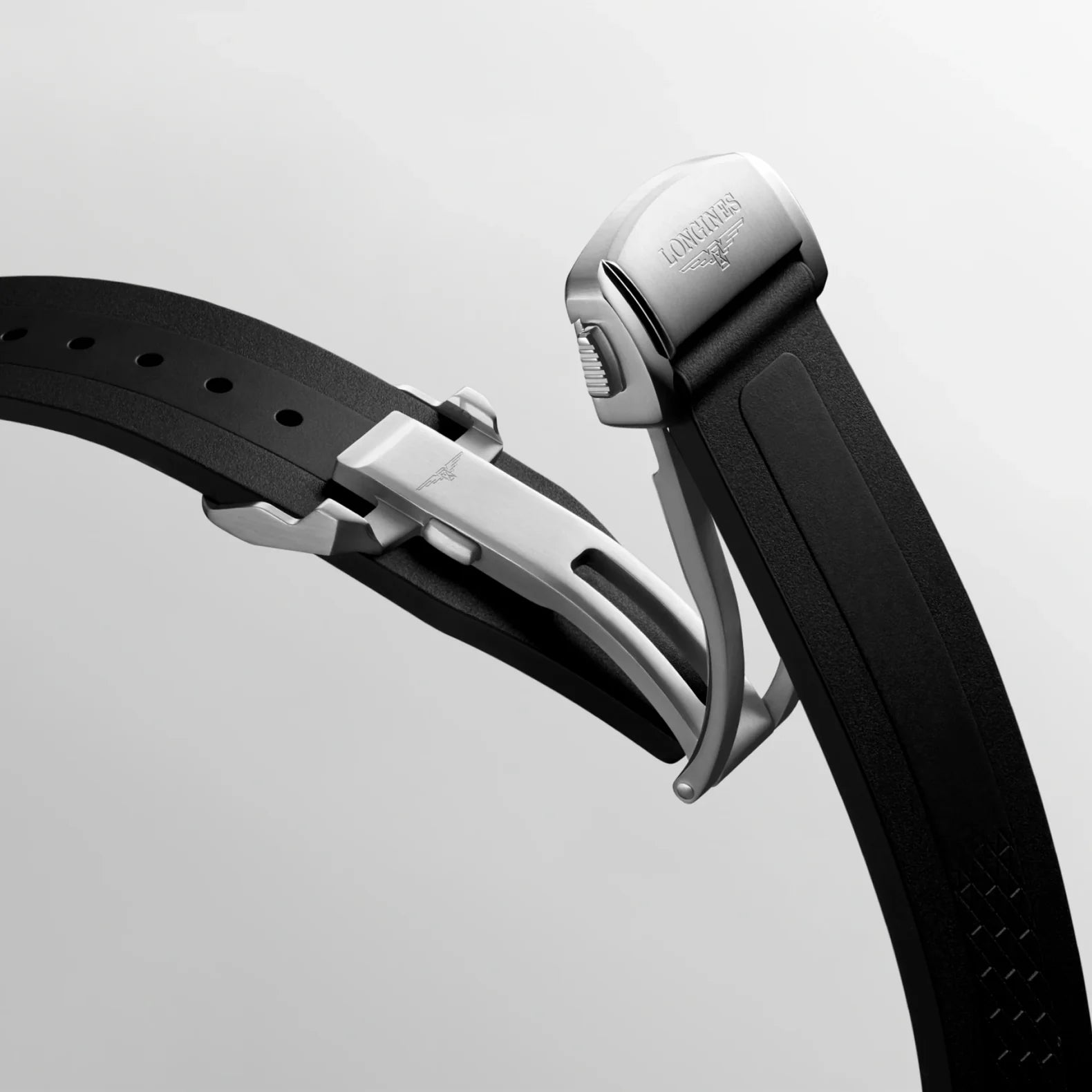 Conquest 38mm - Black Dial on Rubber Strap