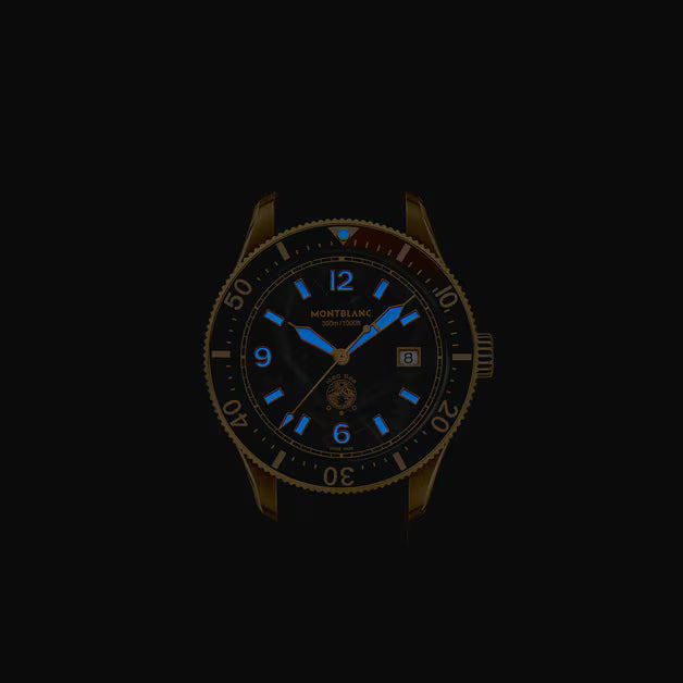 Iced Sea Date – Black Glacier Dial On Rubber Strap