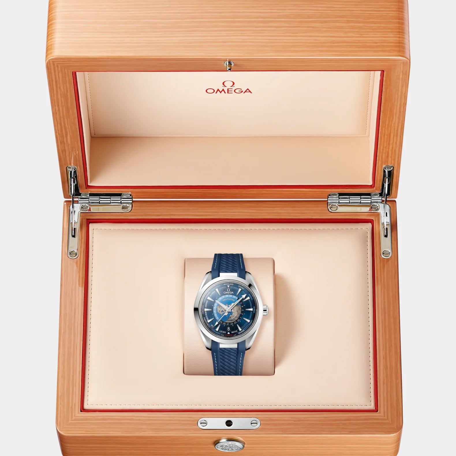 Seamaster Aqua Terra Worldtimer 43mm - Blue Dial on Rubber Strap