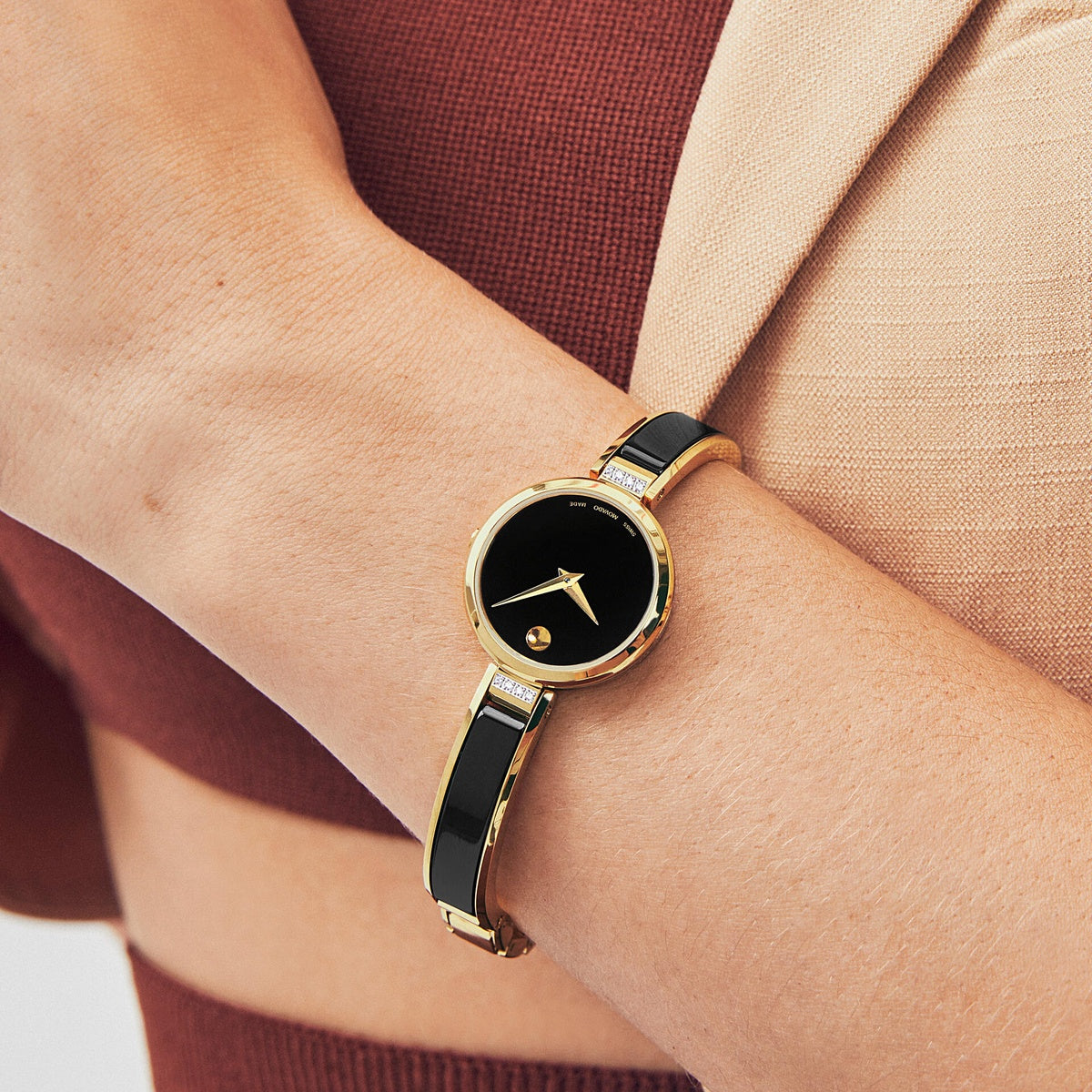 Moda 24 mm - Black Dial on Ceramic and Gold PVD Bangle
