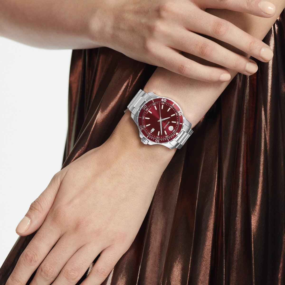 Series 800 40 mm - Red Dial on Bracelet