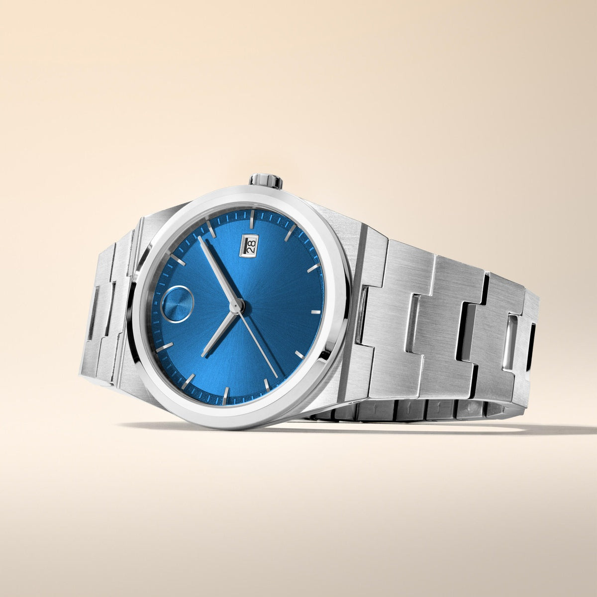 BOLD Quest 40 mm - Blue Dial on Bracelet