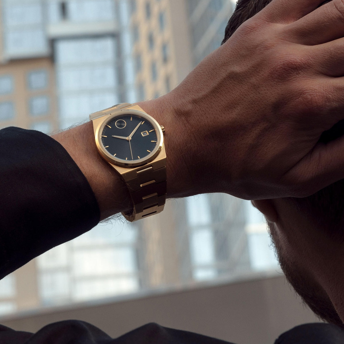 Movado | BOLD Quest 40 mm Gold - Black Dial on Bracelet