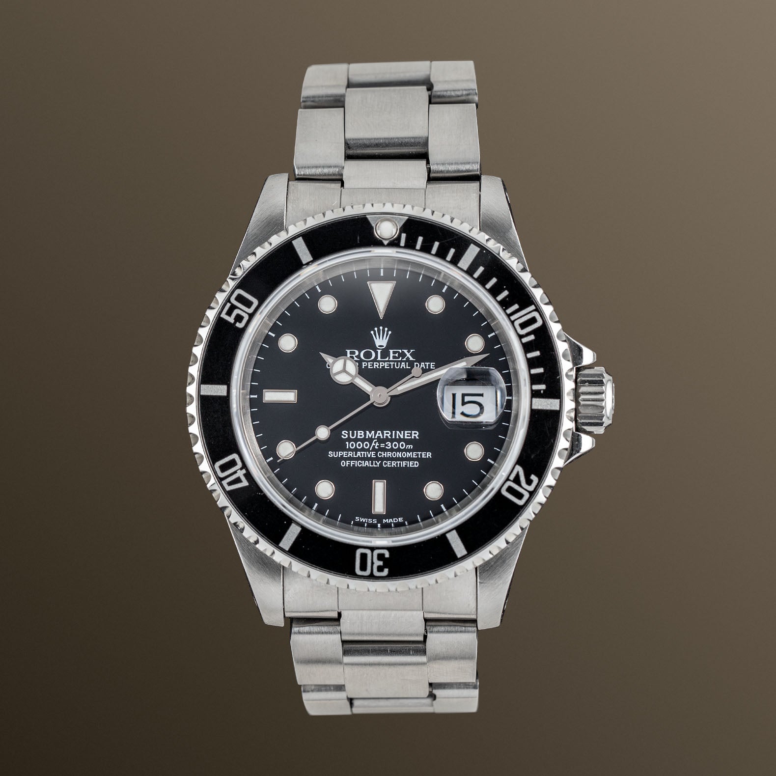 Rolex Submariner Date 40mm - 16610