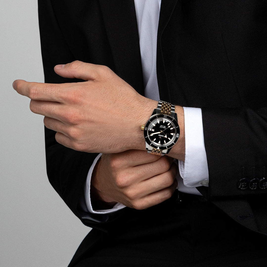 Captain Cook Automatic 42 mm - Black Dial on Bracelet