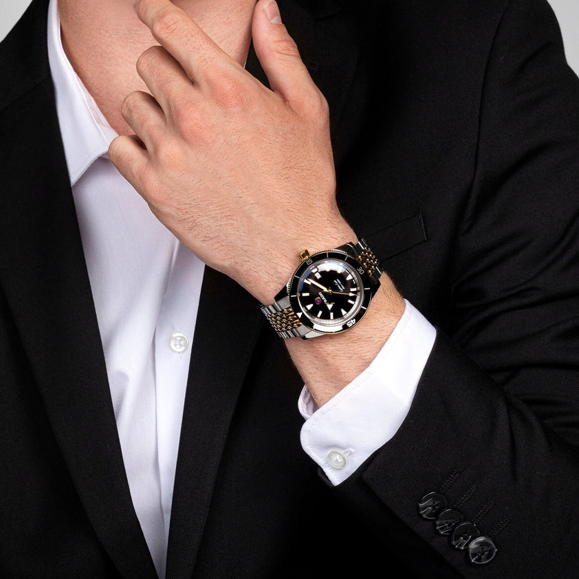 Rado | Captain Cook Automatic 42 mm - Black Dial on Bracelet