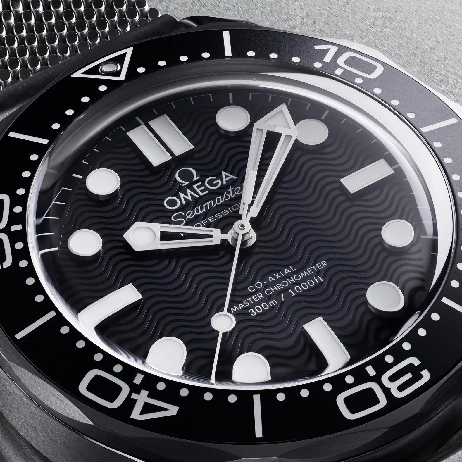 Seamaster Diver 300M 42mm - Black Dial on Mesh Bracelet