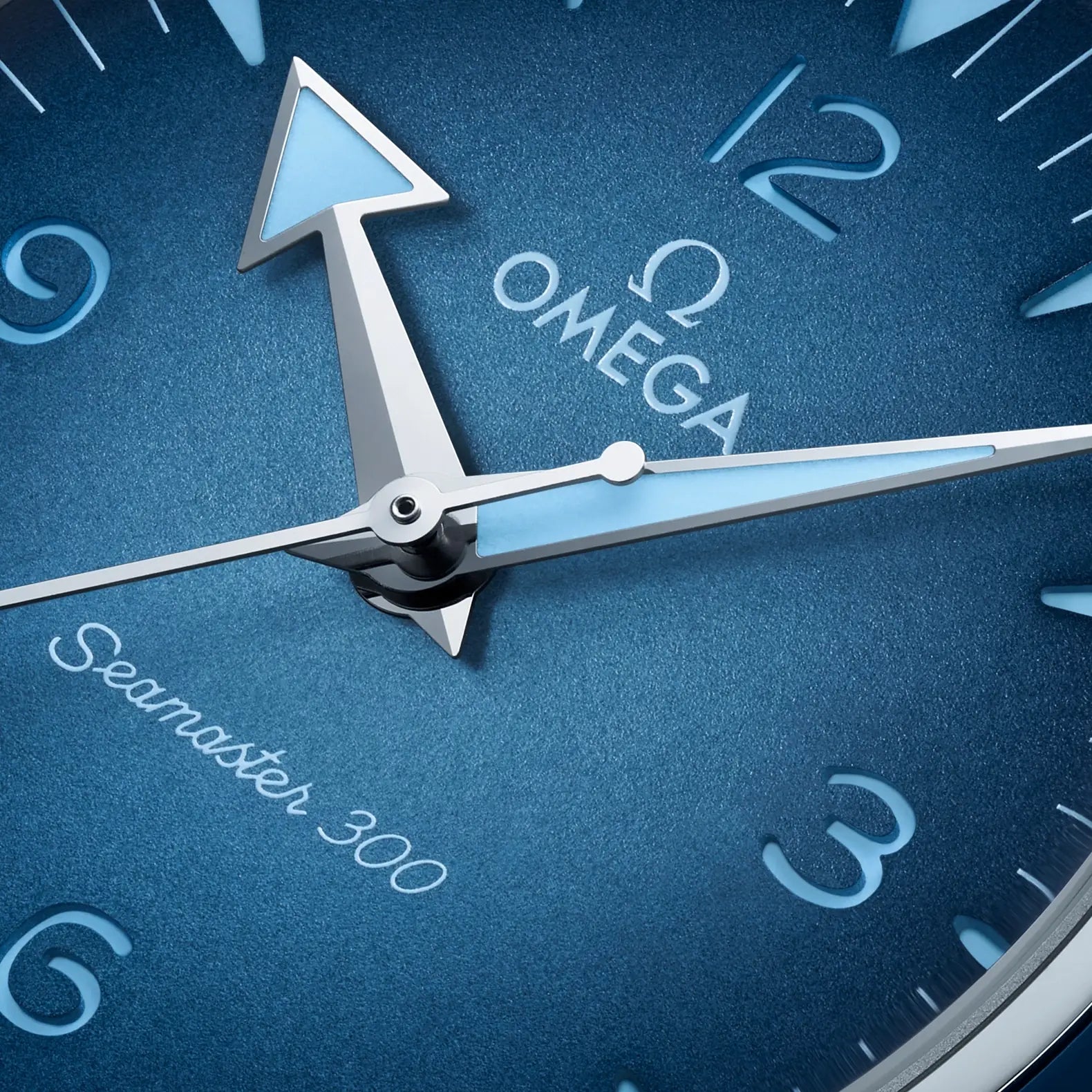 Seamaster 300 41mm - Summer Blue Gradient Dial on Bracelet