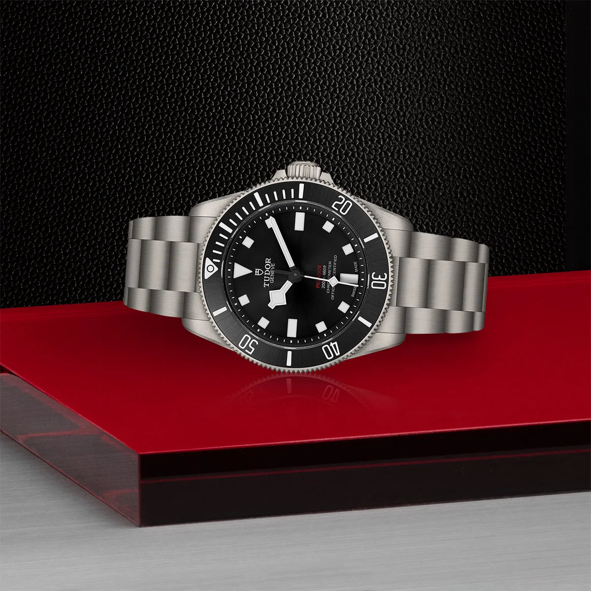 Pelagos 39mm - Black Dial on 3-Link Bracelet