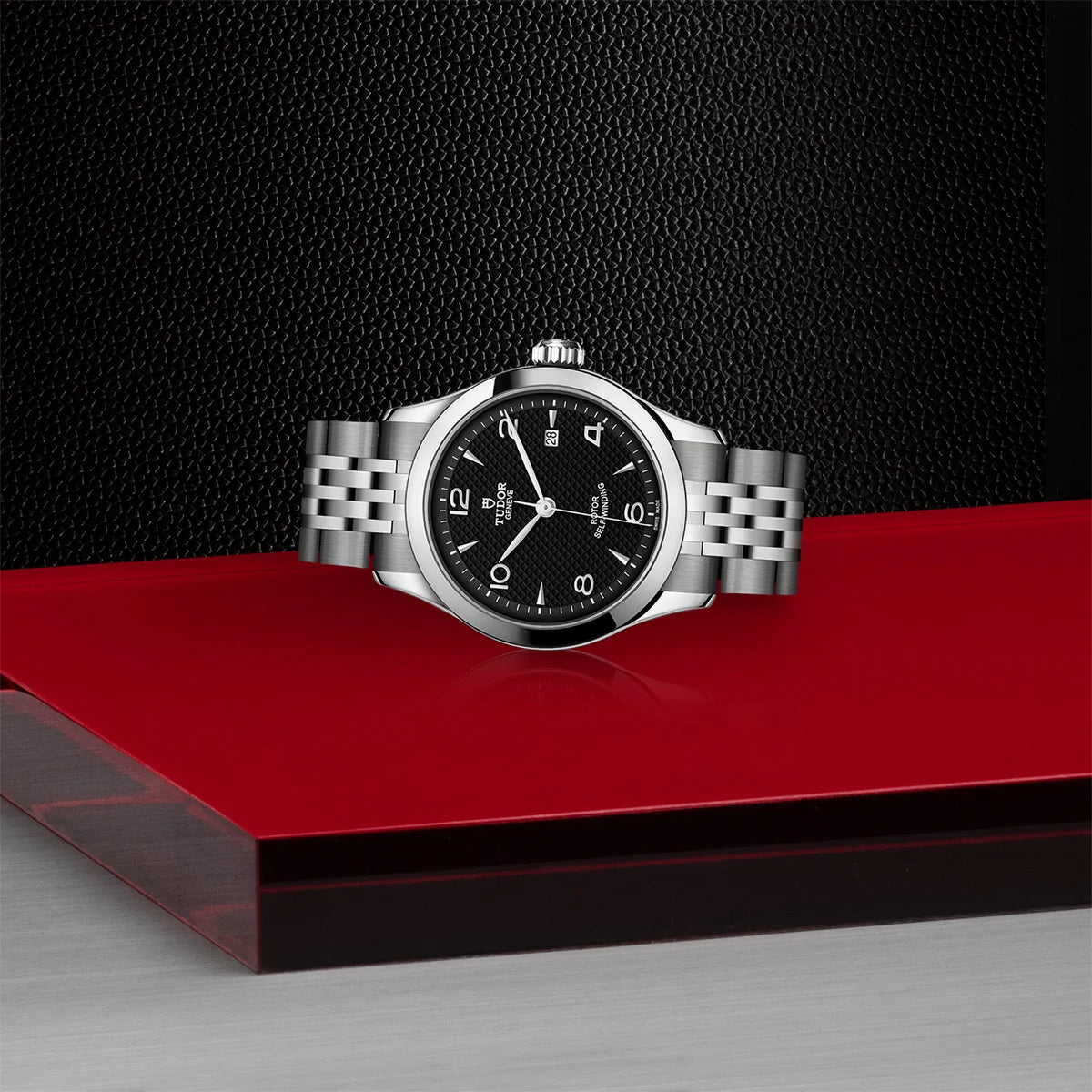 1926 28mm - Black Dial on Bracelet