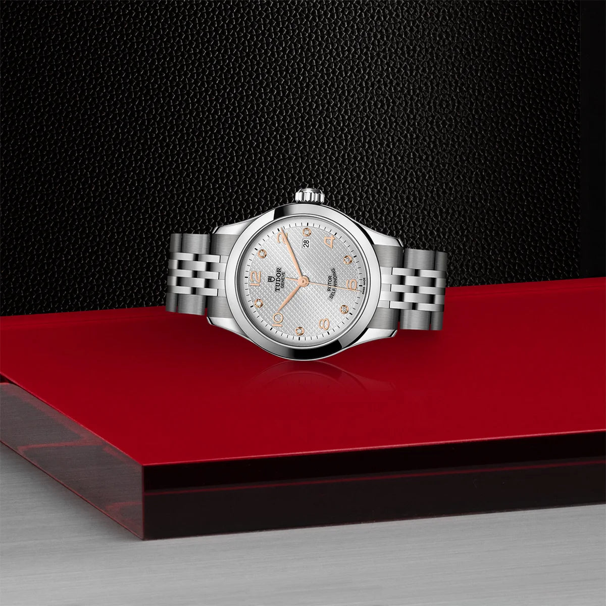 1926 28mm - Silver Diamond Dial on Bracelet