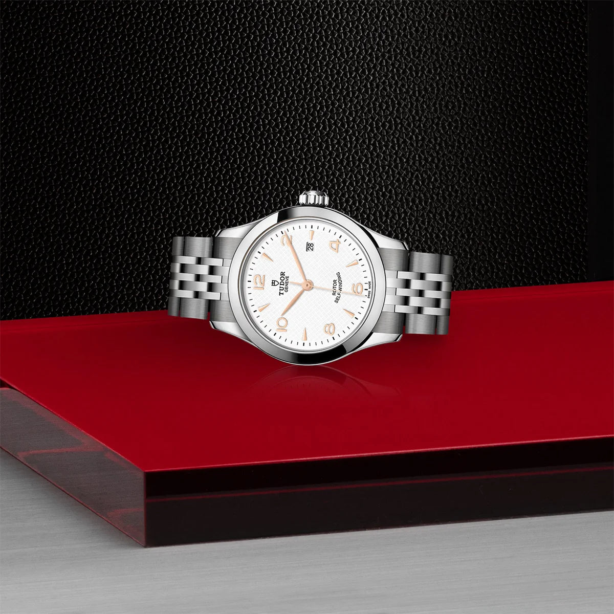 1926 28mm - White Dial on Bracelet