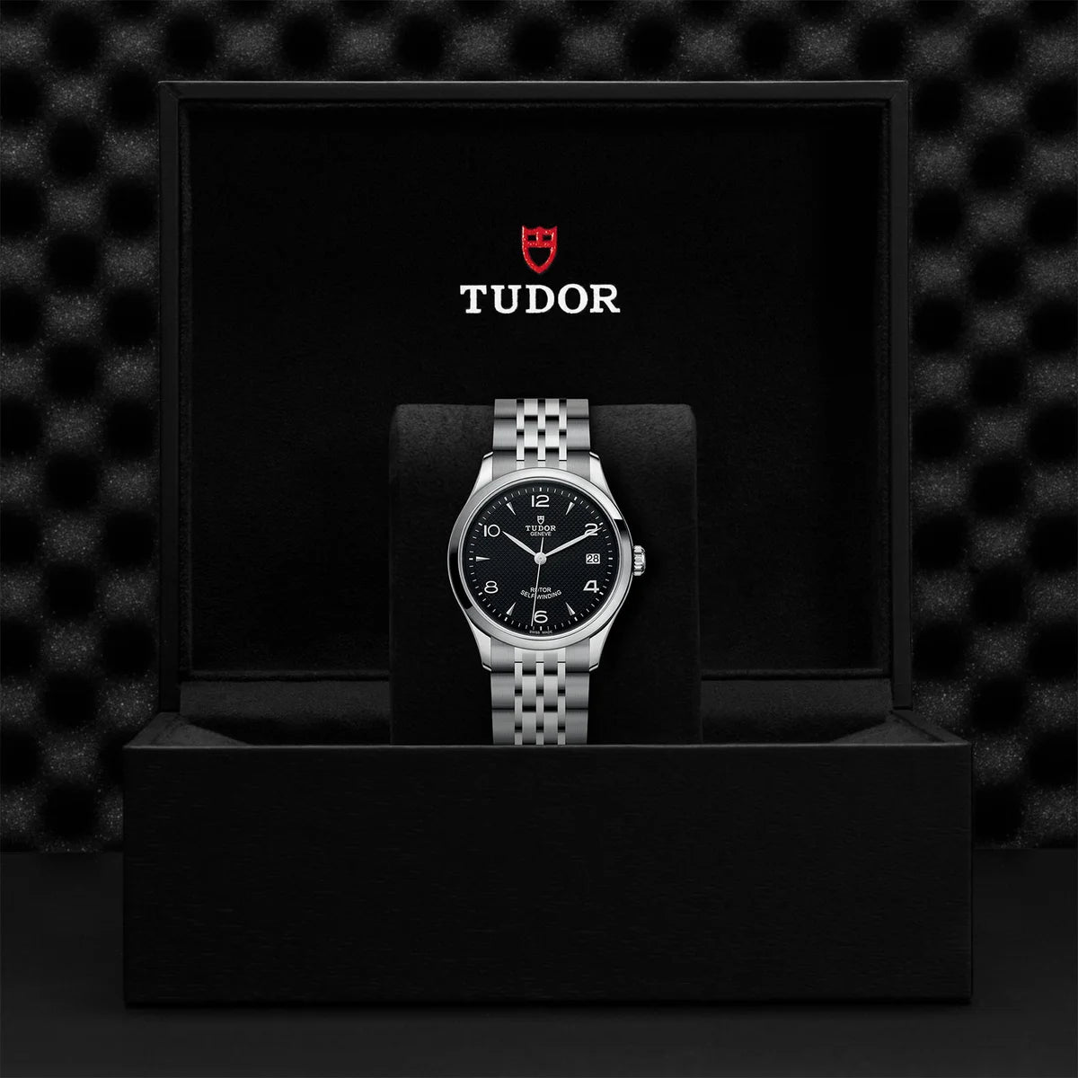 1926 36mm - Black Dial on Bracelet