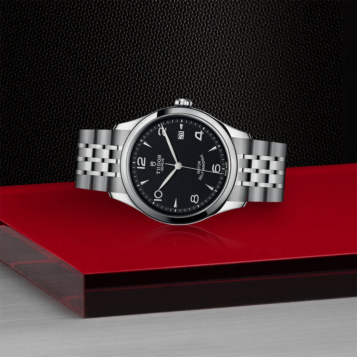 1926 39mm - Black Dial on Bracelet