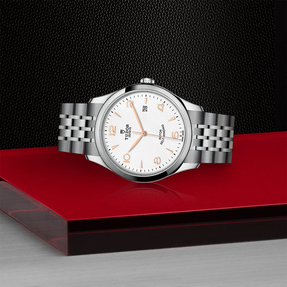1926 41mm - White Dial on Bracelet