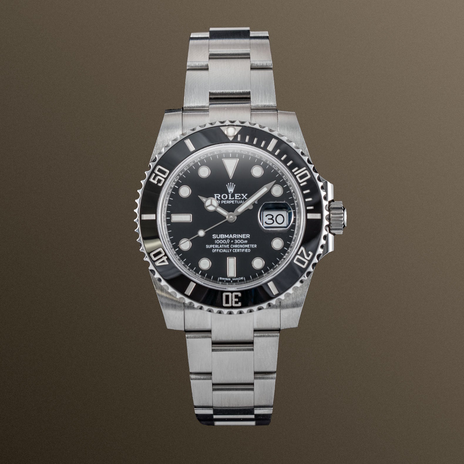Rolex Submariner Date 40mm - Black Dial on Bracelet - 16610LN
